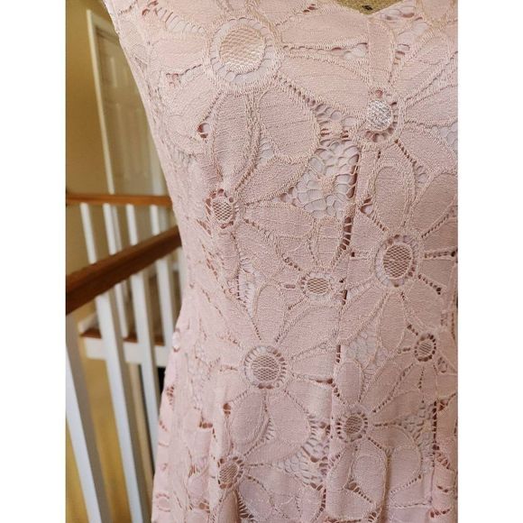 NWT, Chetta B, Pink Lace Dress, Size 6 - Picture 8 of 12